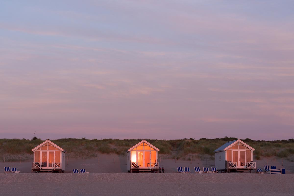 海滩小屋的日落